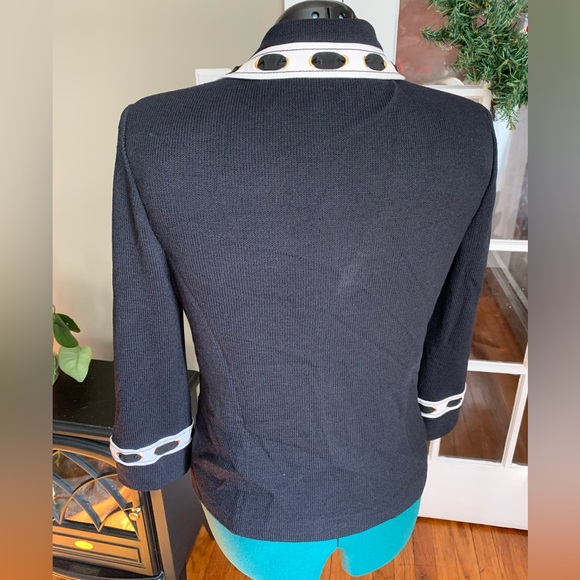 ST. JOHN COLLECTION Santana Knit Navy Blazer Sz 10 with matching skirt - Picture 4 of 15